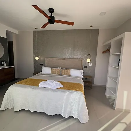 La Lipa Apartmanhotel Almáchar