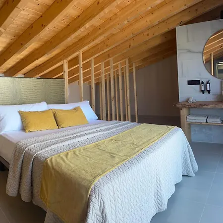 La Lipa Apartmanhotel Almáchar