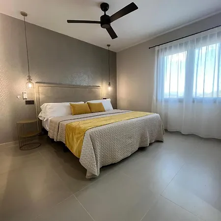 La Lipa Aparthotel Almáchar